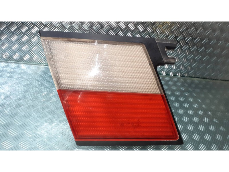 Recambio de piloto trasero izquierdo interior para nissan primera berlina (p11) 2.0 navigation referencia OEM IAM 23070102  