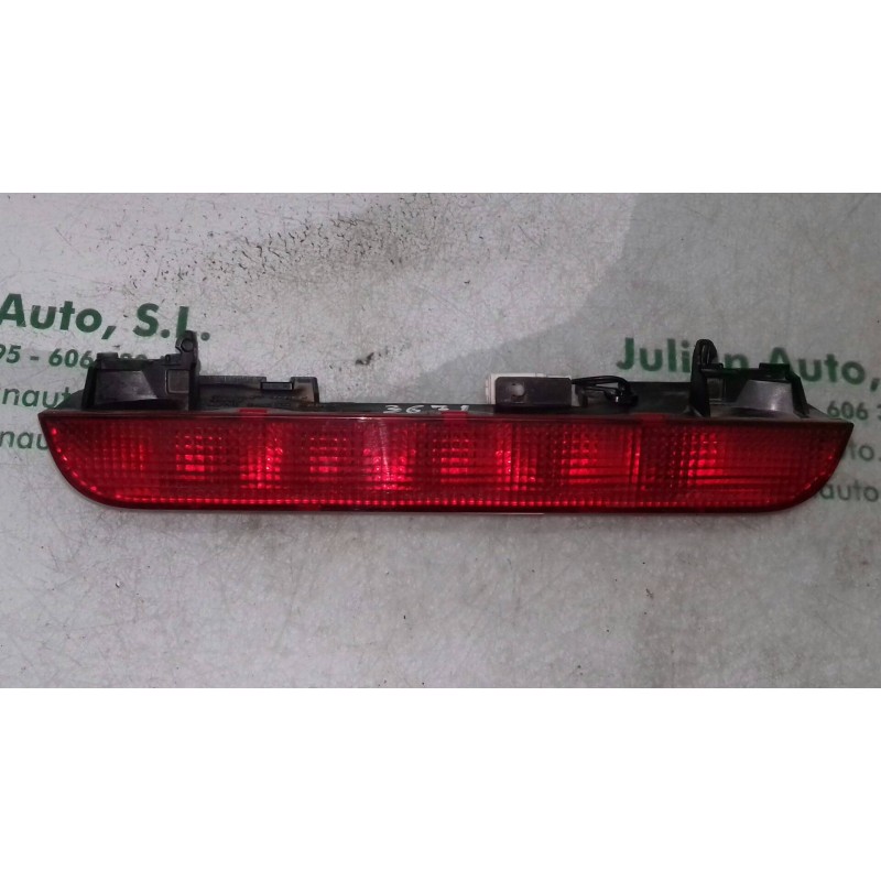 Recambio de luz central de freno para nissan x-trail (t30) titanium pack referencia OEM IAM P1842  2 PINES