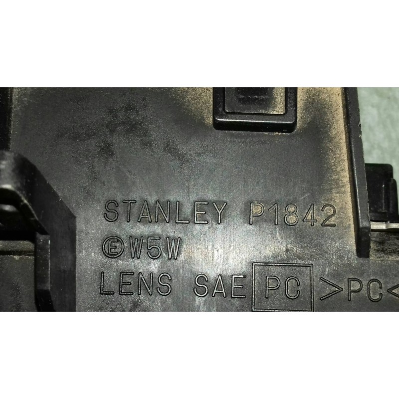 Recambio de luz central de freno para nissan x-trail (t30) titanium pack referencia OEM IAM P1842  2 PINES