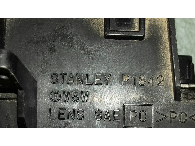 Recambio de luz central de freno para nissan x-trail (t30) titanium pack referencia OEM IAM P1842  2 PINES