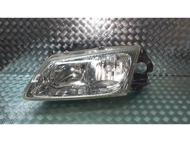 Recambio de faro izquierdo para nissan almera (n16/e) line up referencia OEM IAM 89004856 08H42 26026BN011