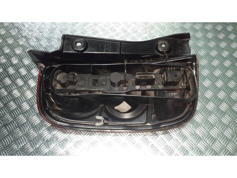 Recambio de piloto trasero derecho para nissan micra (k12e) acenta referencia OEM IAM   