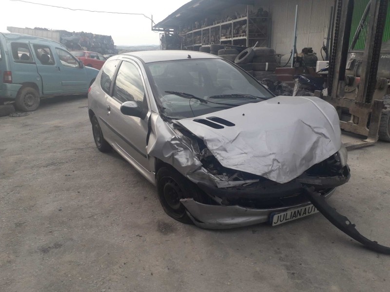 peugeot 206 berlina del año 2000