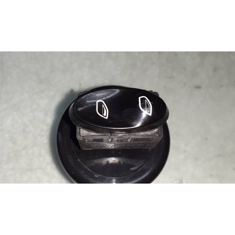 Recambio de mando elevalunas delantero derecho para porsche boxster (typ 986) 2.5 cat referencia OEM IAM 99661315100  CONECTOR 5