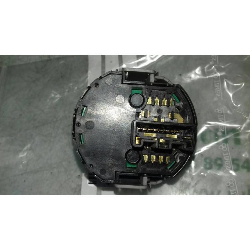 Recambio de interruptor para nissan x-trail (t30) titanium pack referencia OEM IAM  8 PINES 2WD- AUTO -LOCK