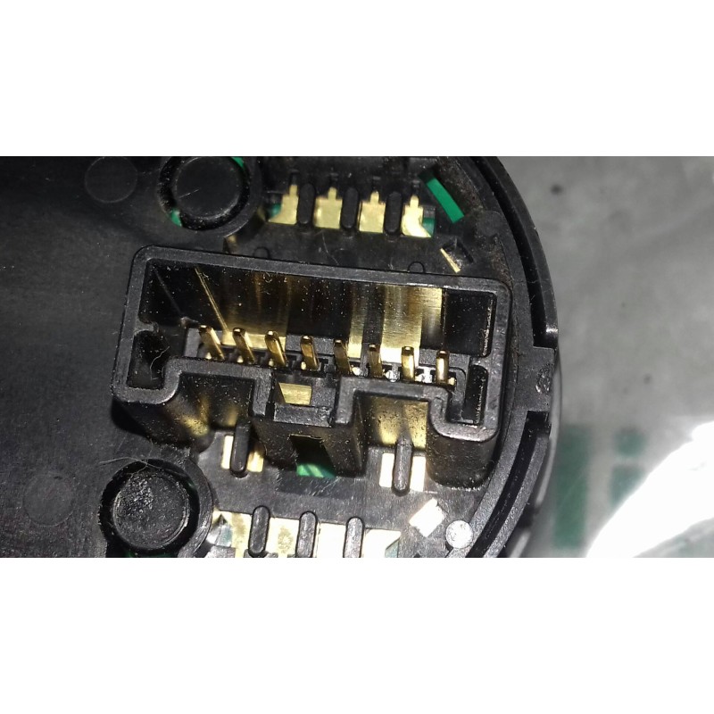 Recambio de interruptor para nissan x-trail (t30) titanium pack referencia OEM IAM  8 PINES 2WD- AUTO -LOCK