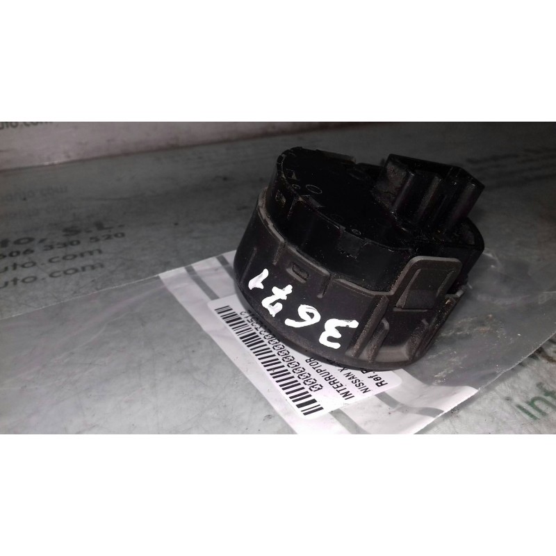 Recambio de interruptor para nissan x-trail (t30) titanium pack referencia OEM IAM  8 PINES 2WD- AUTO -LOCK