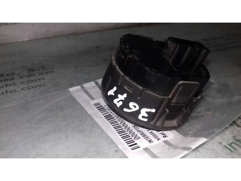 Recambio de interruptor para nissan x-trail (t30) titanium pack referencia OEM IAM  8 PINES 2WD- AUTO -LOCK