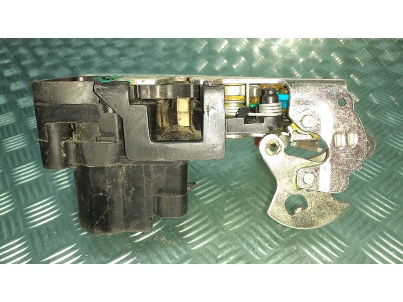 Recambio de cerradura puerta delantera derecha para chevrolet lacetti cdx referencia OEM IAM A046818  