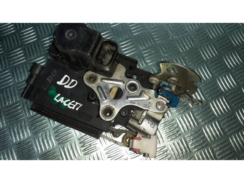 Recambio de cerradura puerta delantera derecha para chevrolet lacetti cdx referencia OEM IAM A046818  
