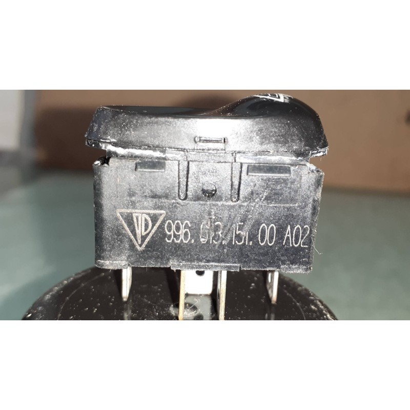 Recambio de mando elevalunas delantero derecho para porsche boxster (typ 986) 2.5 cat referencia OEM IAM 99661315100  CONECTOR 5