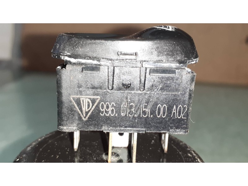 Recambio de mando elevalunas delantero derecho para porsche boxster (typ 986) 2.5 cat referencia OEM IAM 99661315100  CONECTOR 5