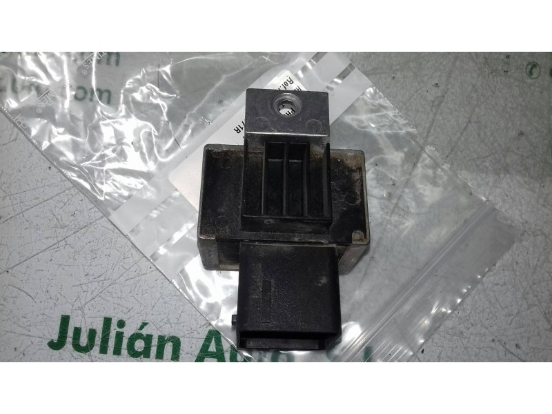 Recambio de caja precalentamiento para renault clio iv business referencia OEM IAM 110678071R  3+2+3 PINES