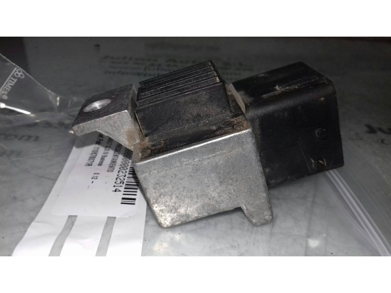 Recambio de caja precalentamiento para renault clio iv business referencia OEM IAM 110678071R  3+2+3 PINES