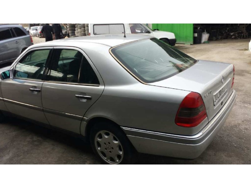 mercedes-benz clase c (w202) berlina del año 2000