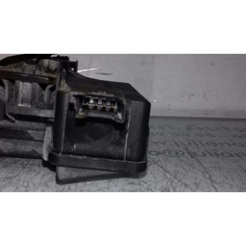 Recambio de cerradura maletero / porton para bmw serie 3 berlina (e90) 330i referencia OEM IAM 7840617  4 PINES