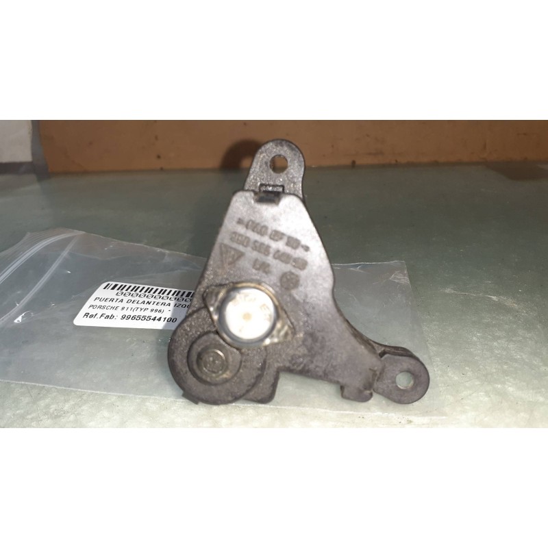 Recambio de soporte / guia puerta corredera para porsche 911 (typ 996) referencia OEM IAM 99655544100  SOPORTE