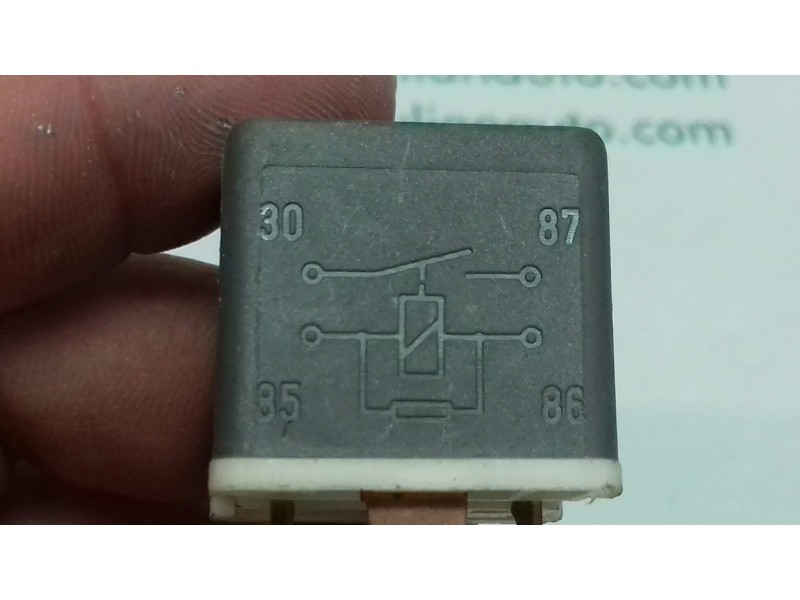 Recambio de rele para skoda felicia berlina ( 791) glx referencia OEM IAM 141951253B CONMUTADOR ARRANQUE RELE 53