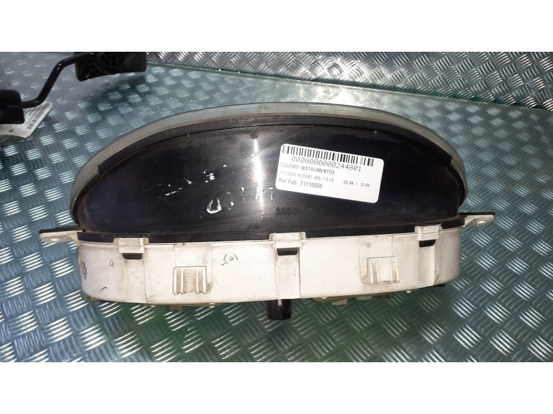 Recambio de cuadro instrumentos para hyundai accent (x3) 1.3 ls referencia OEM IAM 71110550 19981221 20009892