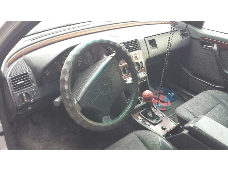 mercedes-benz clase c (w202) berlina del año 2000