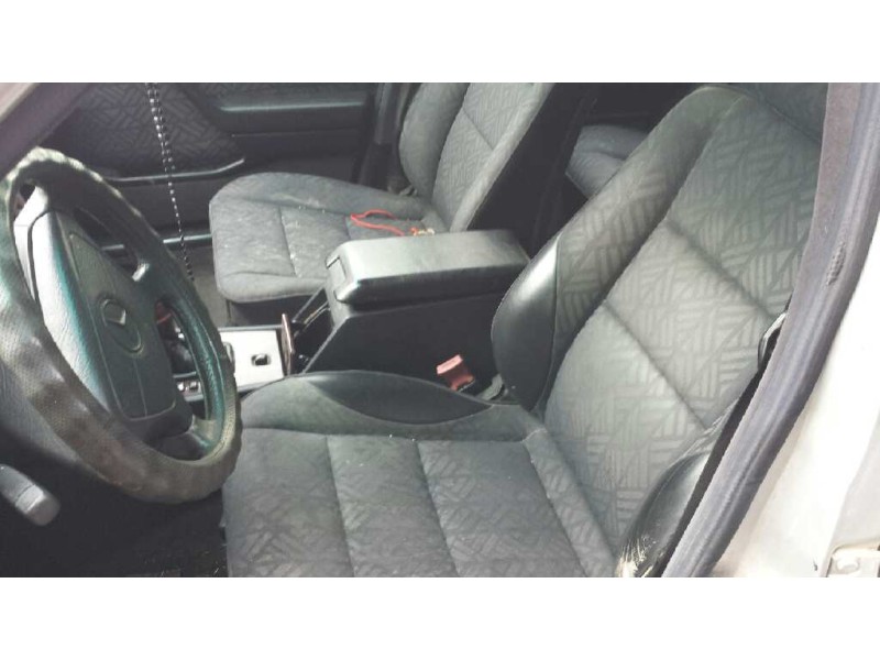 mercedes-benz clase c (w202) berlina del año 2000