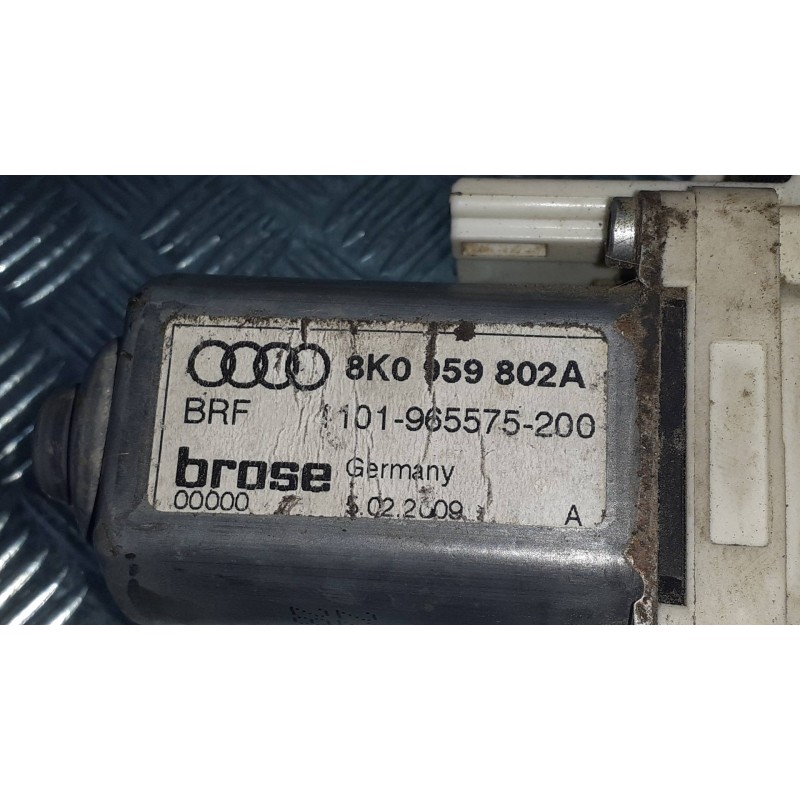 Recambio de motor elevalunas delantero derecho para audi a4 ber. (b8) básico referencia OEM IAM 8K0959802A 966934200 11019655752