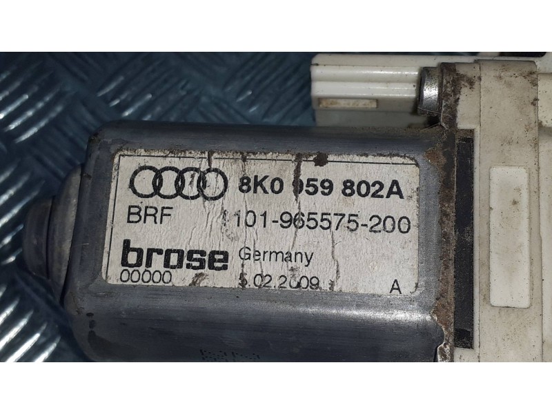 Recambio de motor elevalunas delantero derecho para audi a4 ber. (b8) básico referencia OEM IAM 8K0959802A 966934200 11019655752