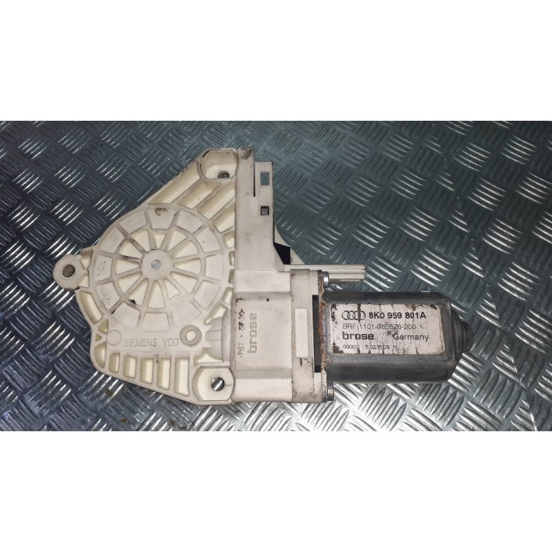 Recambio de motor elevalunas delantero izquierdo para audi a4 ber. (b8) básico referencia OEM IAM 8K0959801A 965576200 110196557