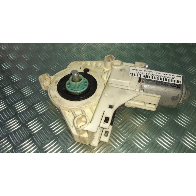 Recambio de motor elevalunas trasero izquierdo para audi a4 ber. (b8) básico referencia OEM IAM 8K0959811A 966608200 11019655782