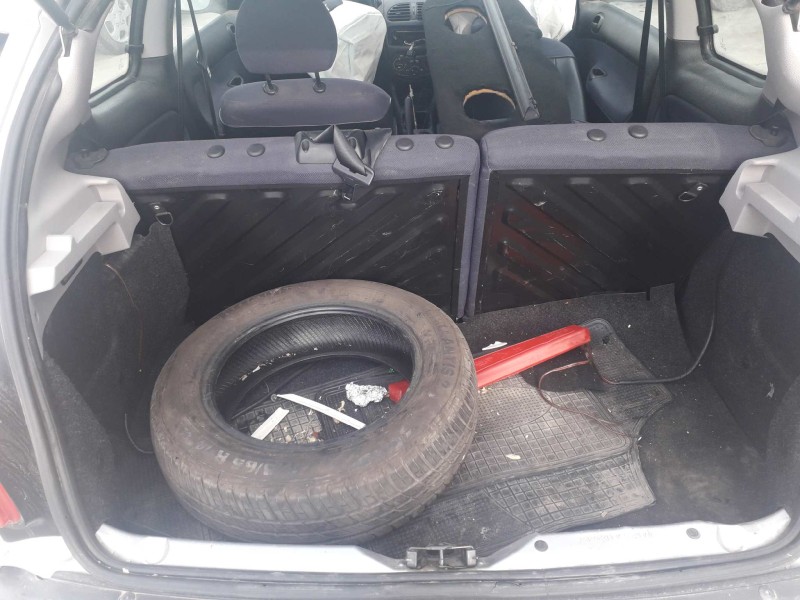 peugeot 206 berlina del año 2000