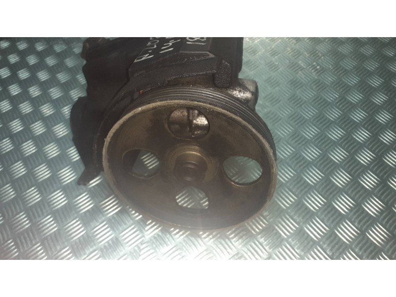 Recambio de bomba direccion para peugeot 206 berlina xr referencia OEM IAM 9636868880 26079884 05306201