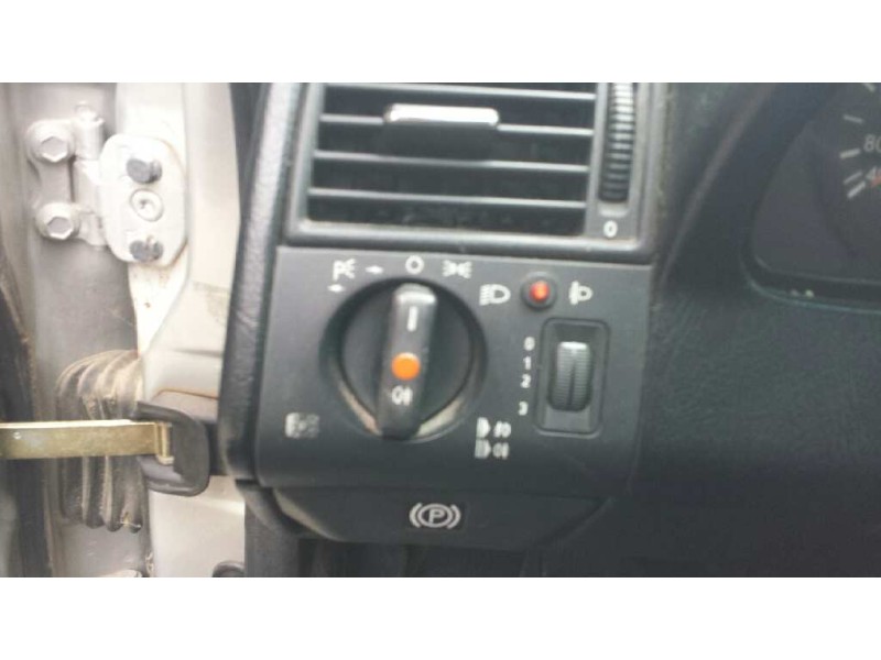 mercedes-benz clase c (w202) berlina del año 2000