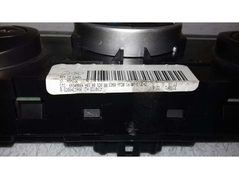 Recambio de mando climatizador para renault megane ii classic berlina dynamique referencia OEM IAM 8200413906 69340064 VALEO