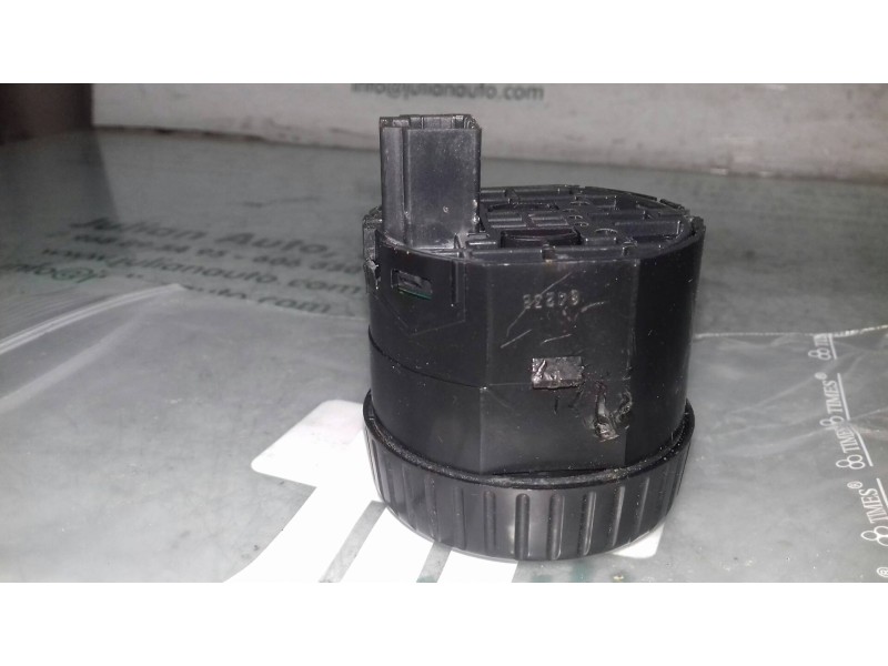 Recambio de interruptor para nissan x-trail (t31) le referencia OEM IAM  6 PINES 2WD- AUTO -LOCK