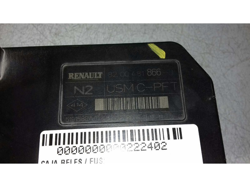 Recambio de caja reles / fusibles para renault megane ii classic berlina dynamique referencia OEM IAM 8200481866J 5191580A8 USM 
