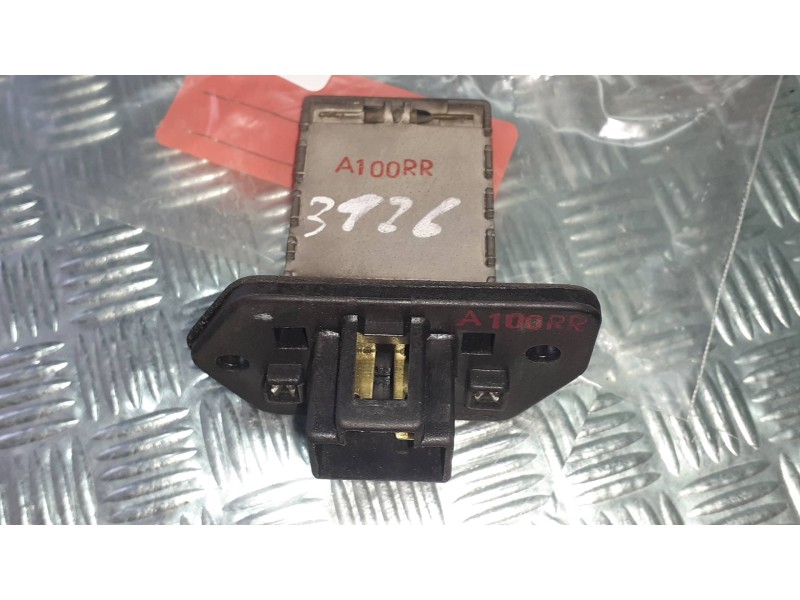 Recambio de resistencia calefaccion para ssangyong rodius xdi deluxe 4wd referencia OEM IAM A100RR CONECTOR 3 PINES 