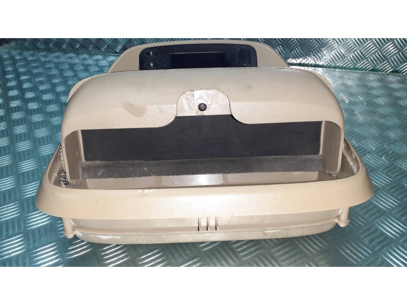 Recambio de luz interior para ssangyong rodius xdi deluxe 4wd referencia OEM IAM 8371021000 070323 8110021001