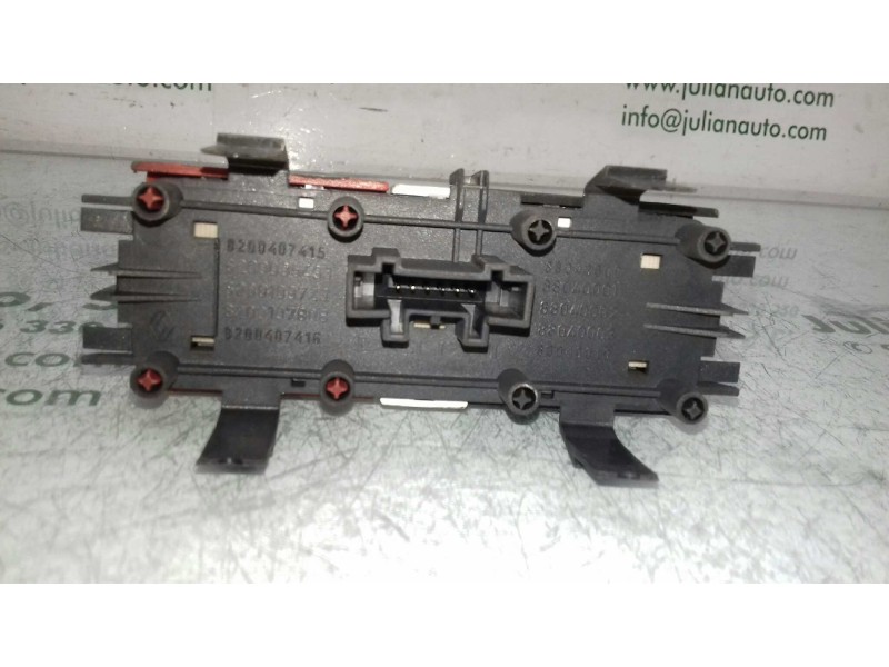 Recambio de warning para renault megane ii classic berlina dynamique referencia OEM IAM 8200407415 88040009 CIERRE PUERTAS