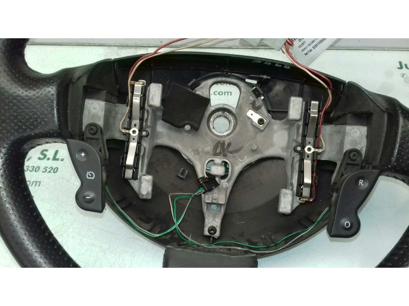 Recambio de volante para renault megane ii classic berlina dynamique referencia OEM IAM 8200106306J 8200282593C PIEL