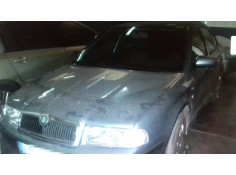 skoda octavia berlina (1u2) del año 2001