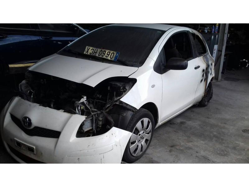 toyota yaris del año 2011