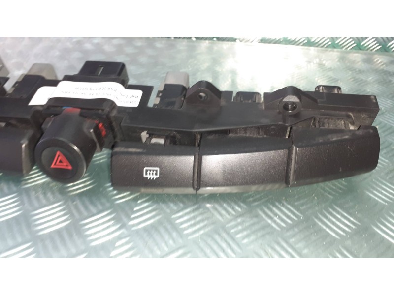 Recambio de warning para ssangyong rodius xdi deluxe 4wd referencia OEM IAM 8523021161HCH 8523021161 ANTINIEBLAS