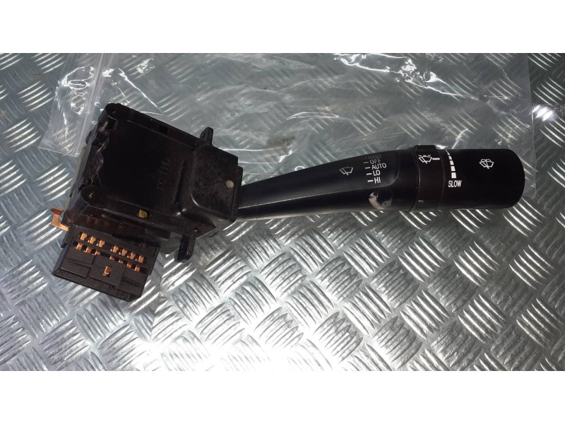 Recambio de mando limpia para ssangyong rodius xdi deluxe 4wd referencia OEM IAM   