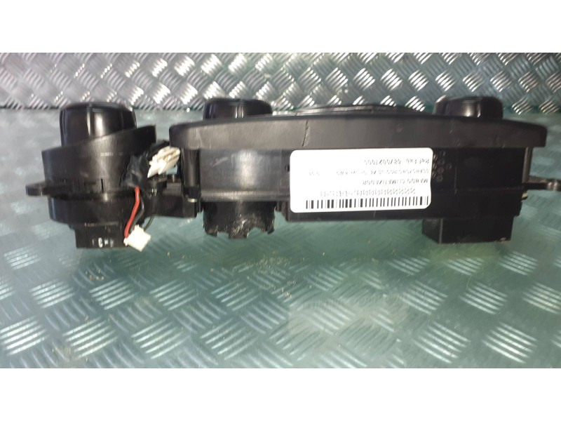 Recambio de mando climatizador para ssangyong rodius xdi deluxe 4wd referencia OEM IAM 6870021000  