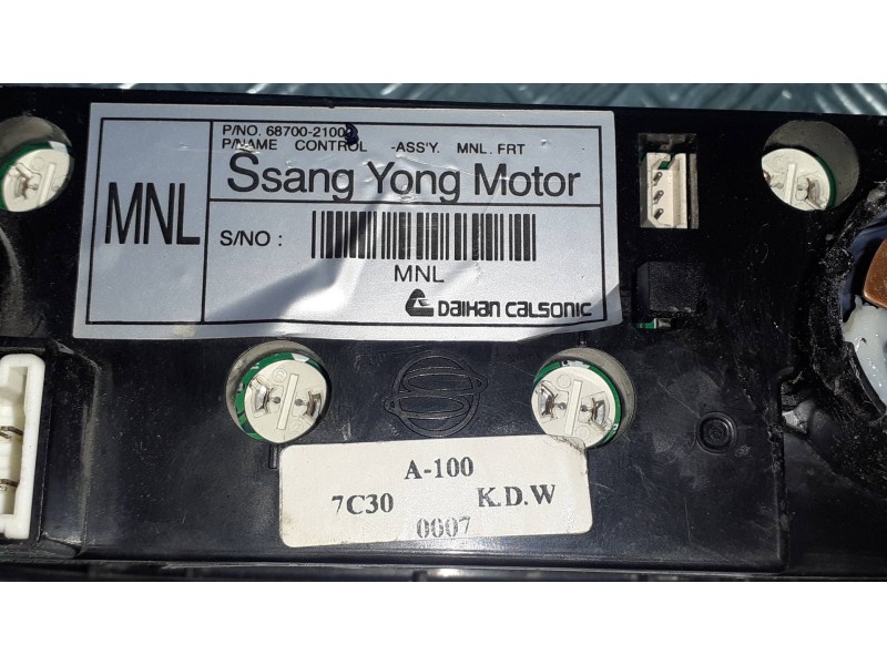 Recambio de mando climatizador para ssangyong rodius xdi deluxe 4wd referencia OEM IAM 6870021000  