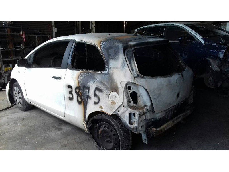 toyota yaris del año 2011