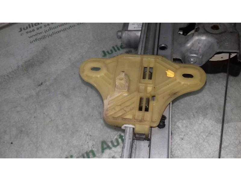 Recambio de elevalunas delantero derecho para renault clio iv business referencia OEM IAM 807205569R 010420140739 ELECTRICO