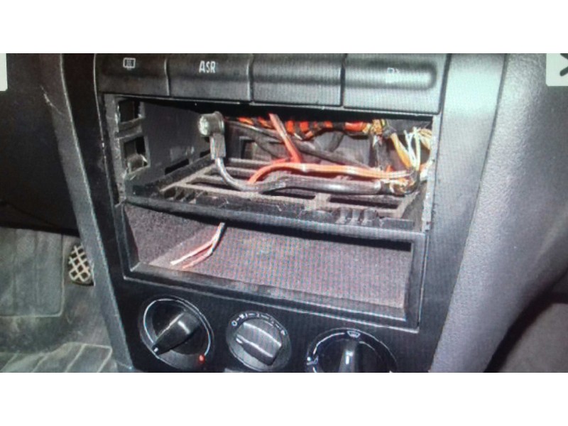 skoda octavia berlina (1u2) del año 2001