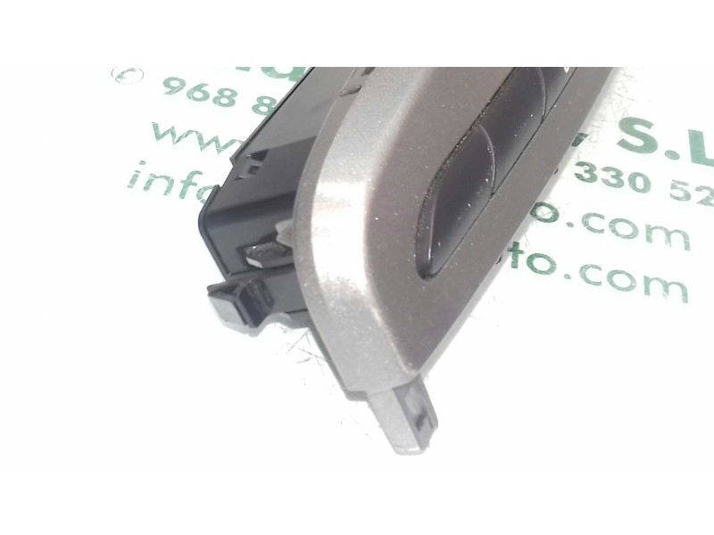 Recambio de warning para peugeot 308 sport referencia OEM IAM 98060429XT 706380 