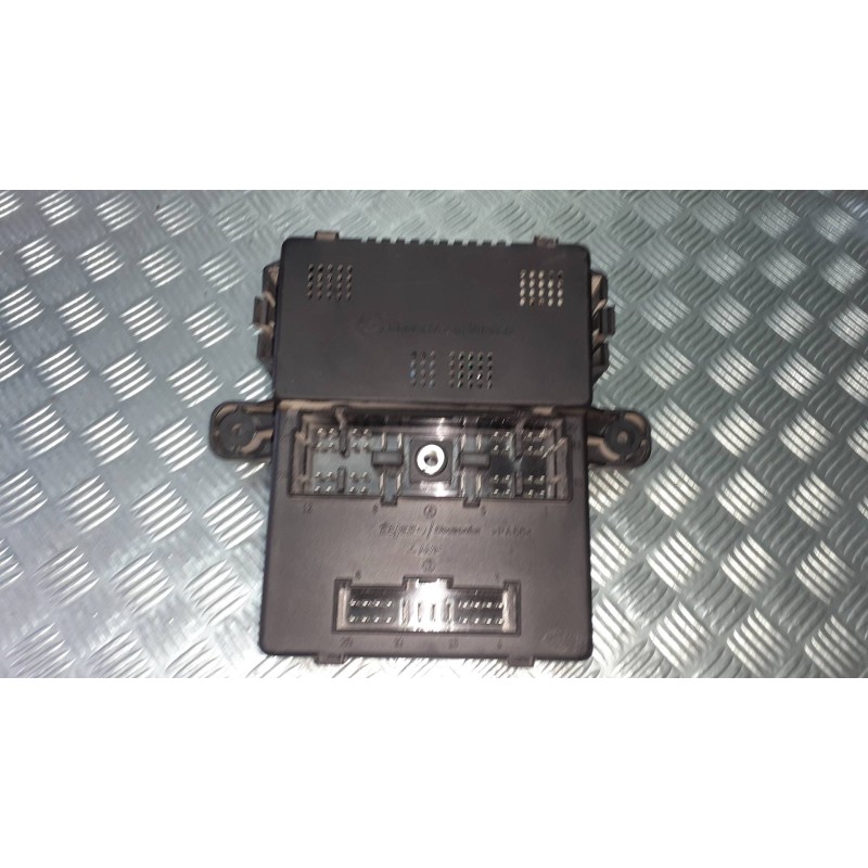 Recambio de modulo electronico para ssangyong rodius xdi deluxe 4wd referencia OEM IAM 8232021031  21E3044